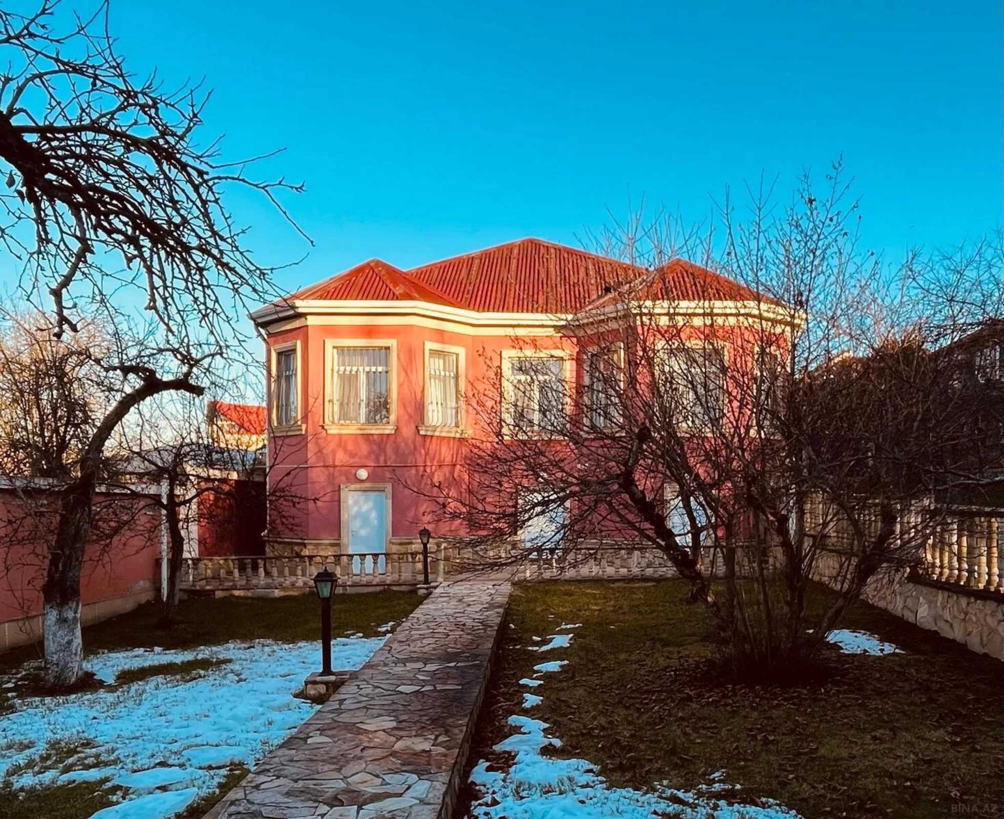 Satılır 5 otaqlı həyət evi 120 m²