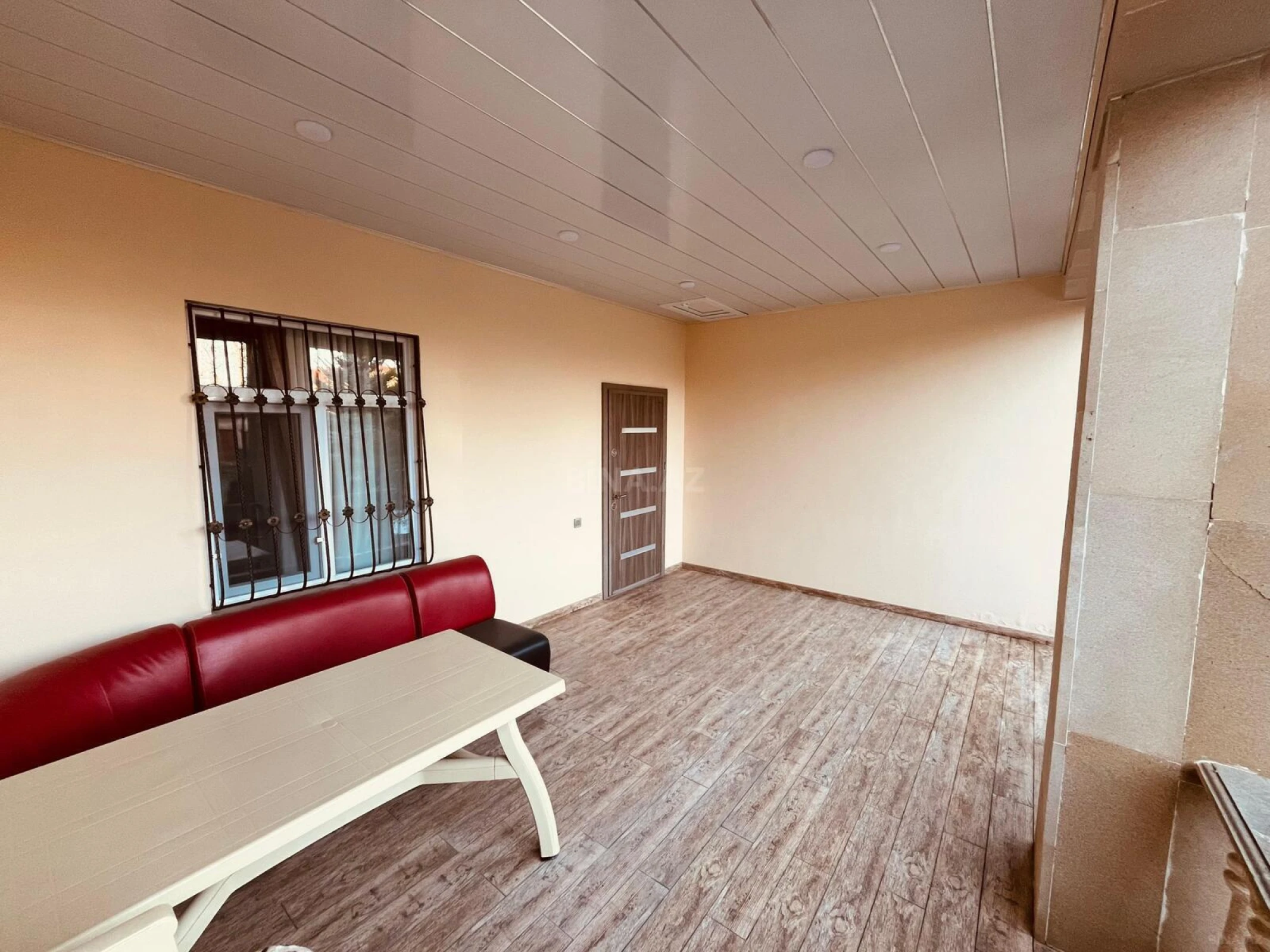 Satılır 5 otaqlı həyət evi 120 m²