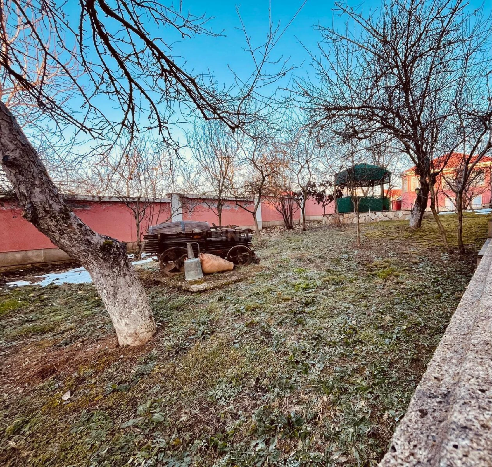 Satılır 5 otaqlı həyət evi 120 m²