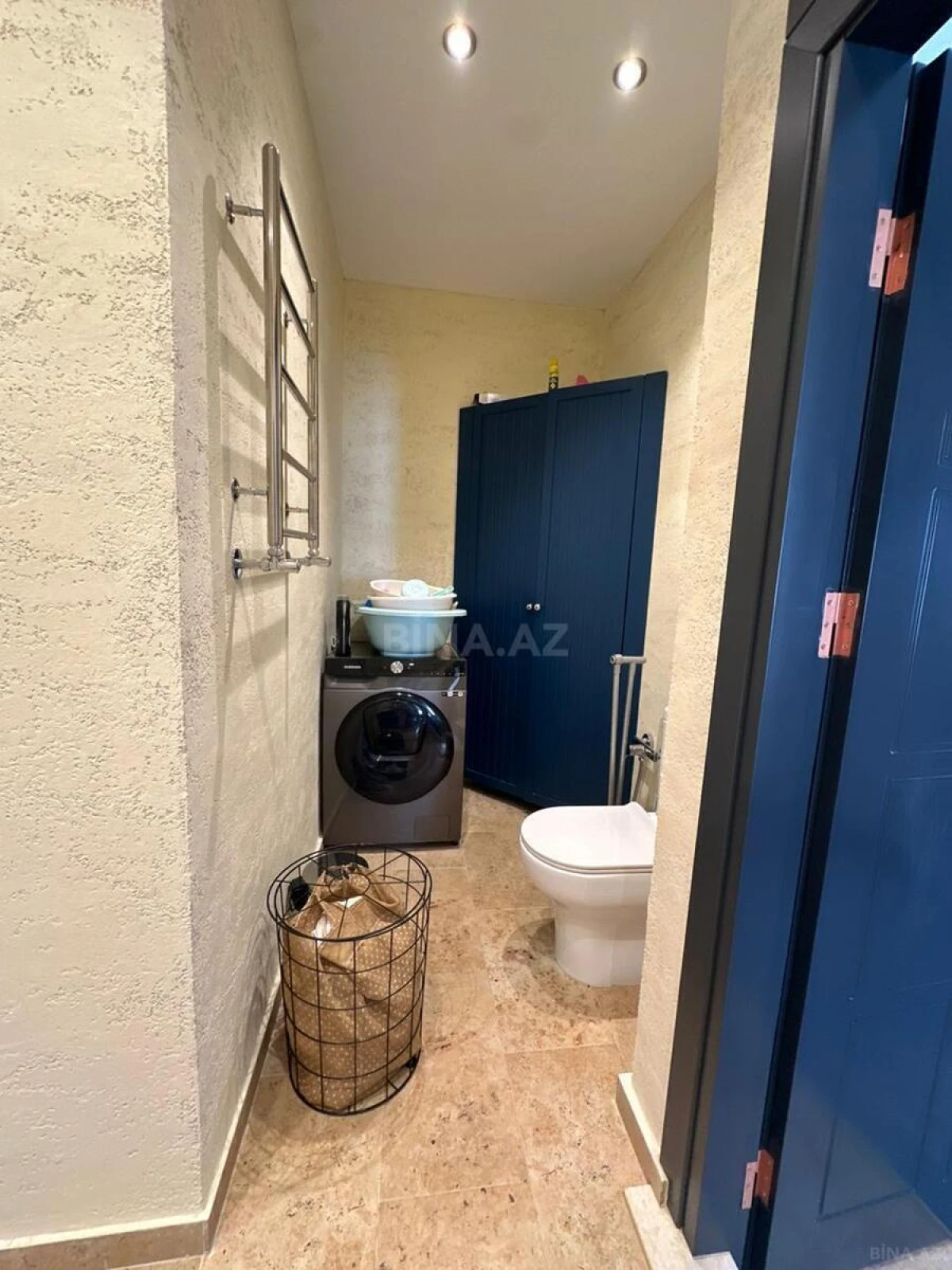 Satılır 4 otaqlı mənzil 235 m²