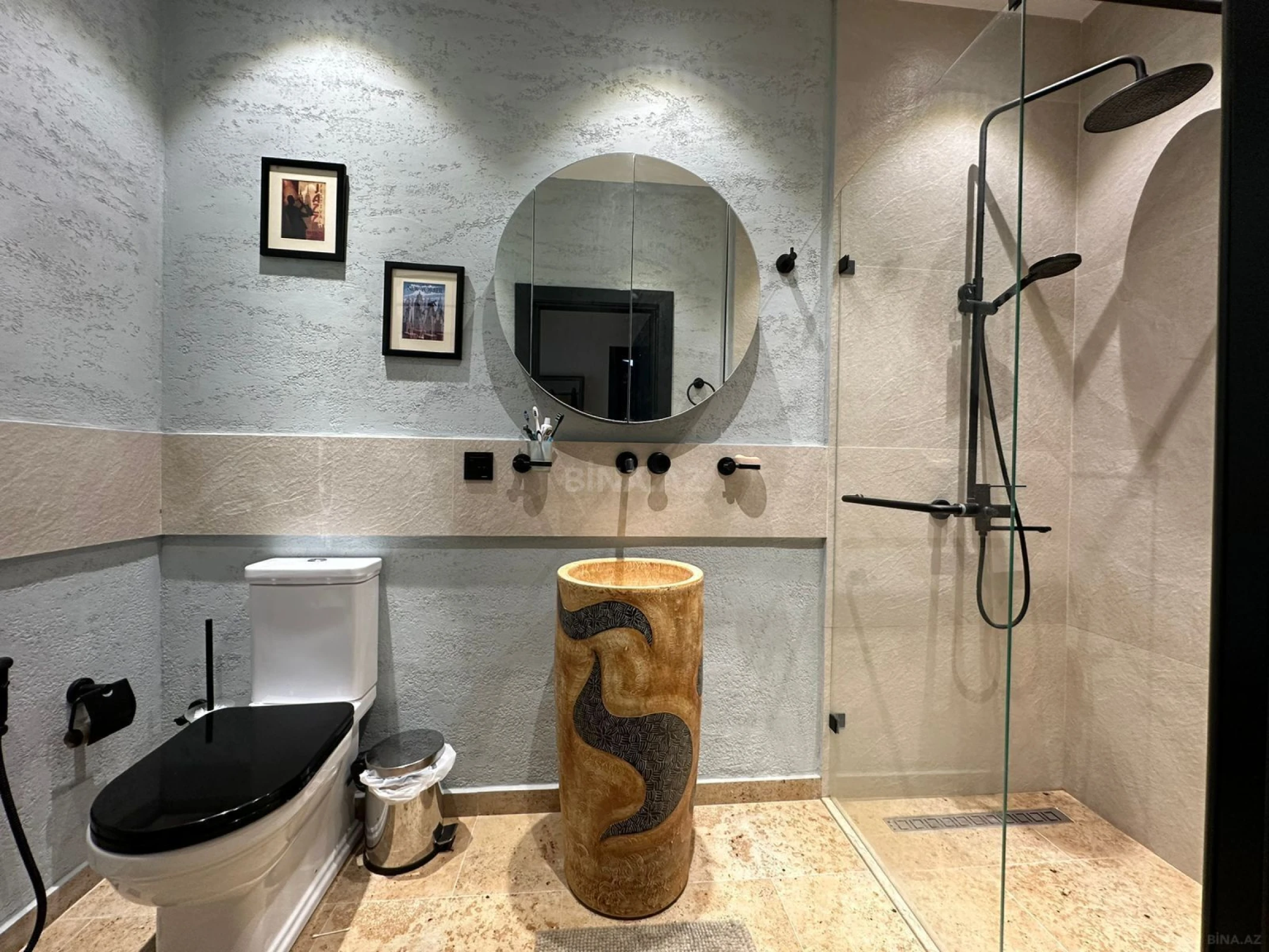 Satılır 4 otaqlı mənzil 235 m²