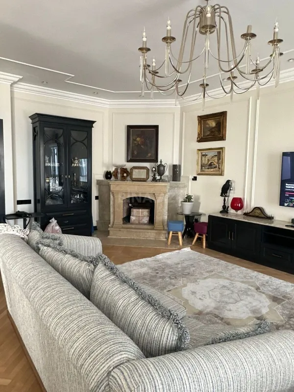 Satılır 4 otaqlı mənzil 235 m²