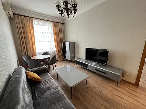 Kirayə verilir 2 otaqlı mənzil 55 m²