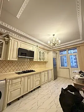 Satılır 3 otaqlı mənzil 110 m²