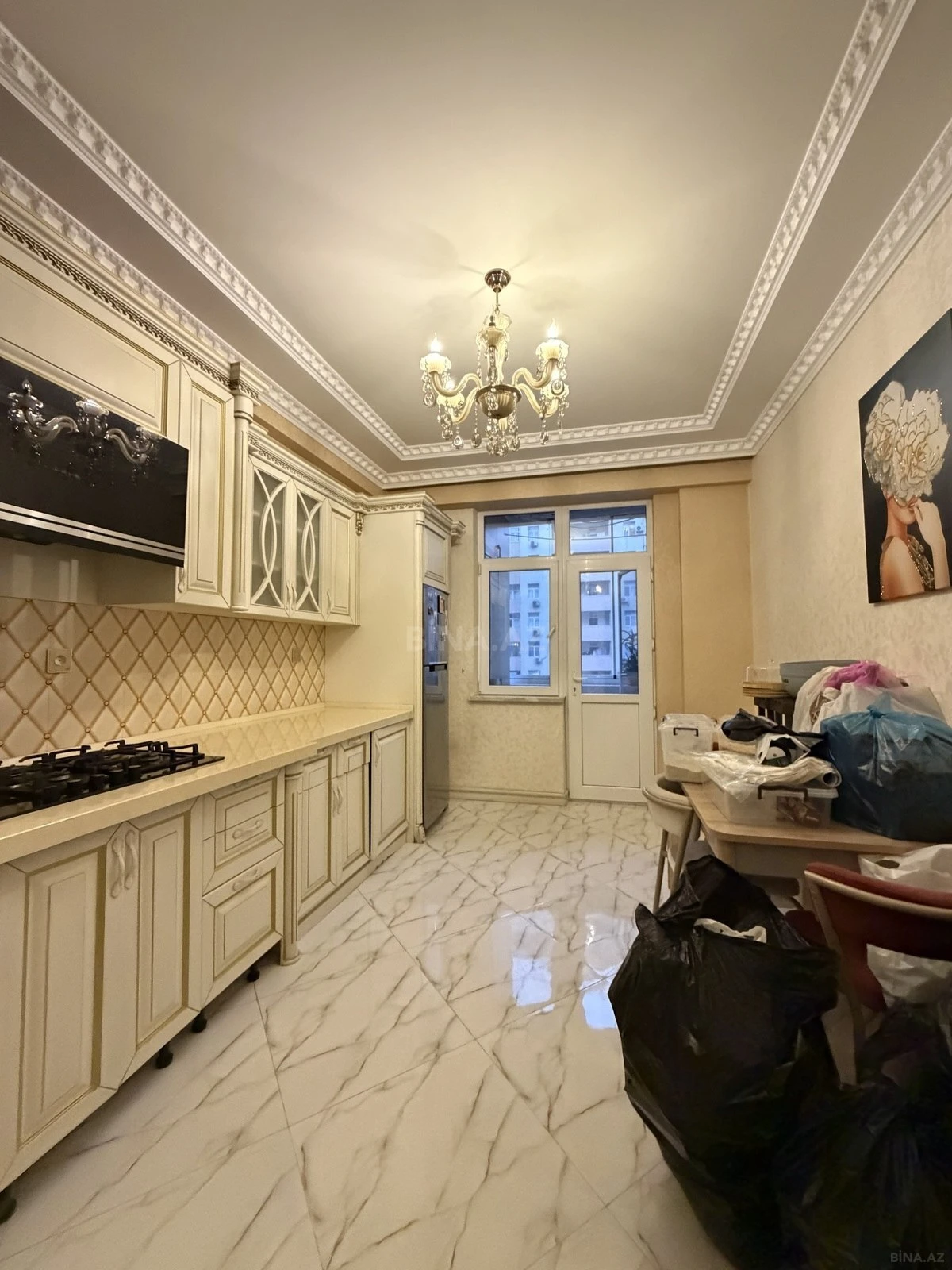 Satılır 3 otaqlı mənzil 110 m²