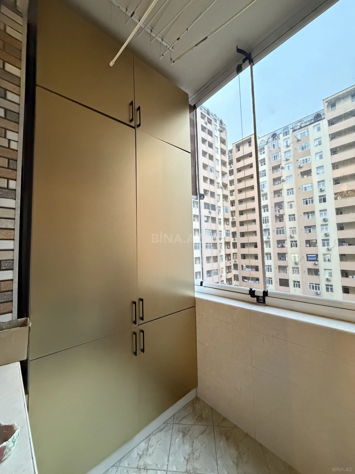 Satılır 3 otaqlı mənzil 110 m²