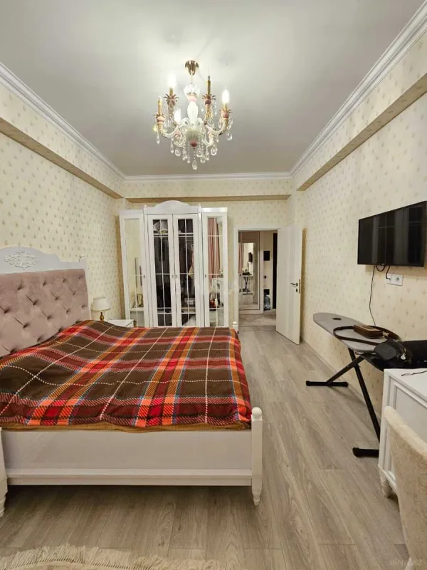 Satılır 3 otaqlı mənzil 102 m²