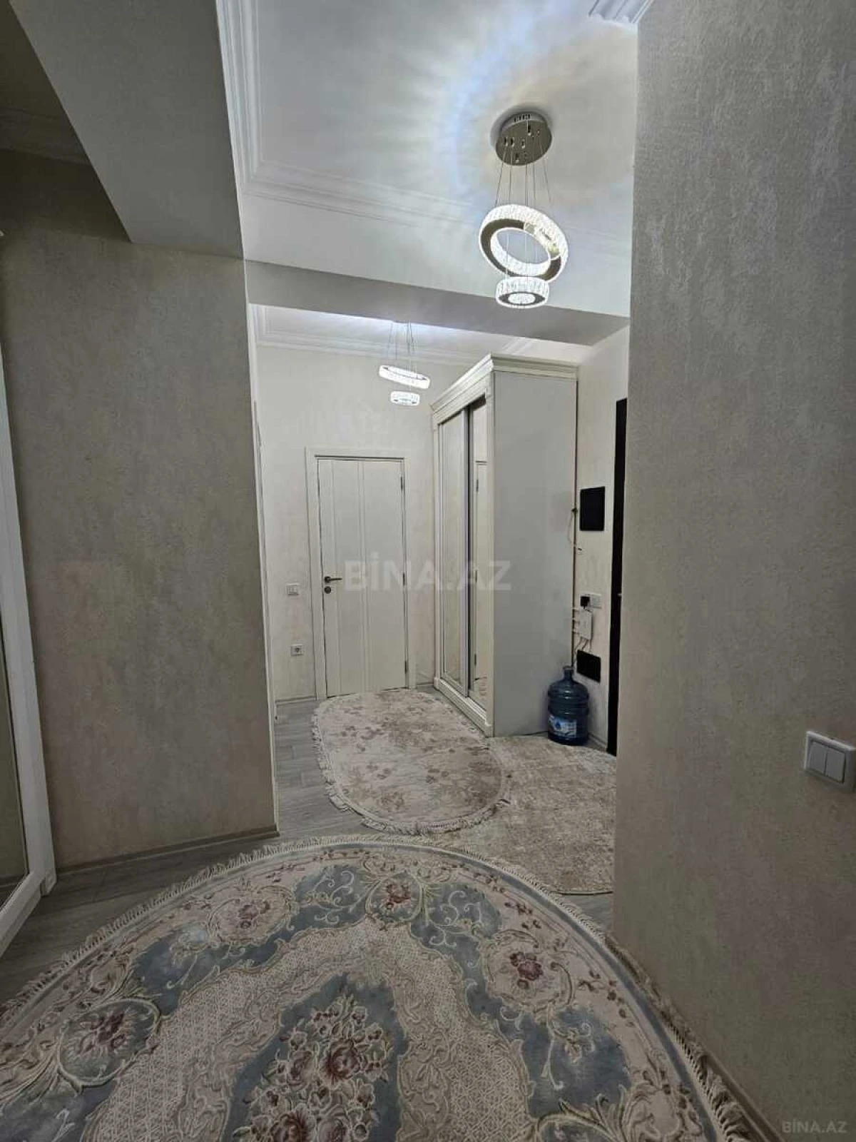 Satılır 3 otaqlı mənzil 102 m²