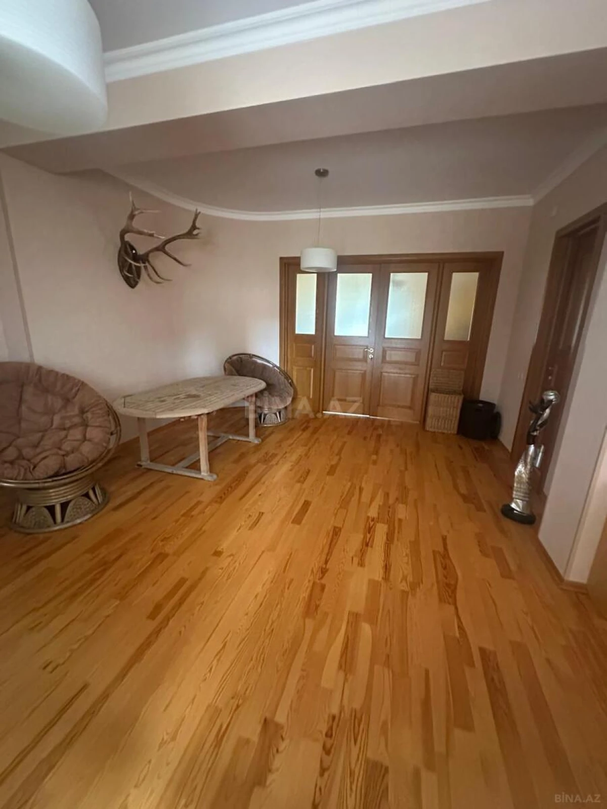 Satılır 10 otaqlı həyət evi 600 m²