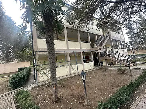 Satılır 10 otaqlı həyət evi 600 m²