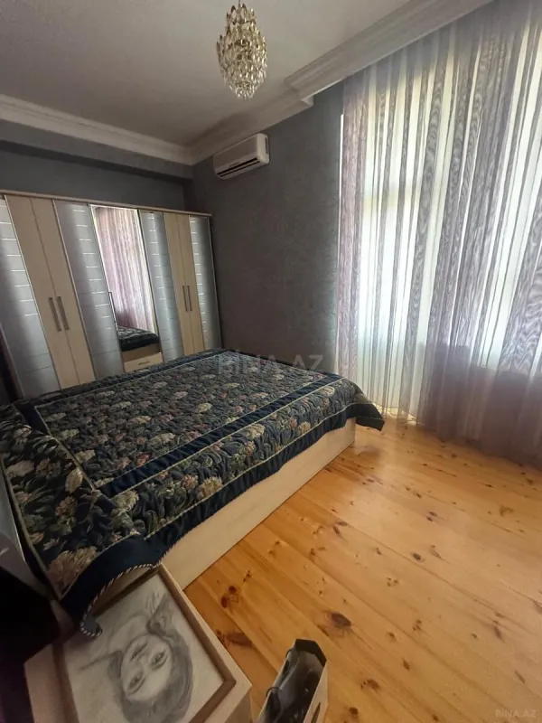 Satılır 10 otaqlı həyət evi 600 m²