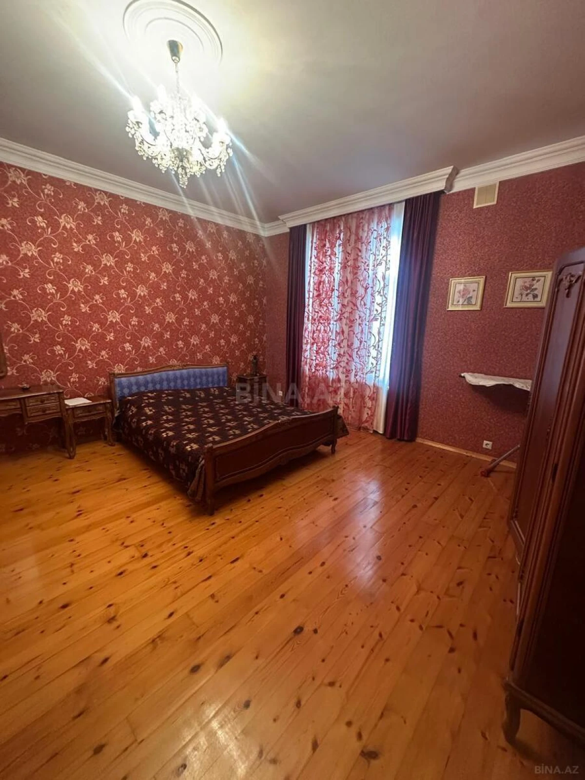 Satılır 10 otaqlı həyət evi 600 m²