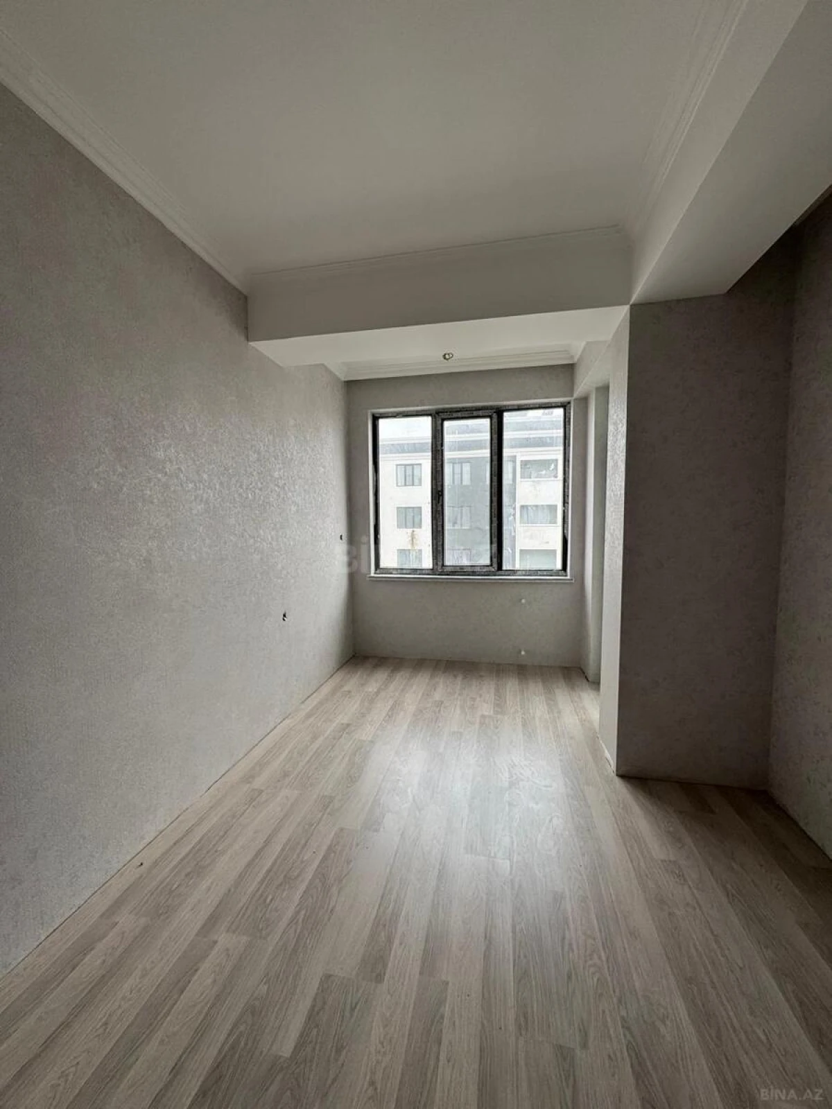 Satılır 3 otaqlı mənzil 93 m²