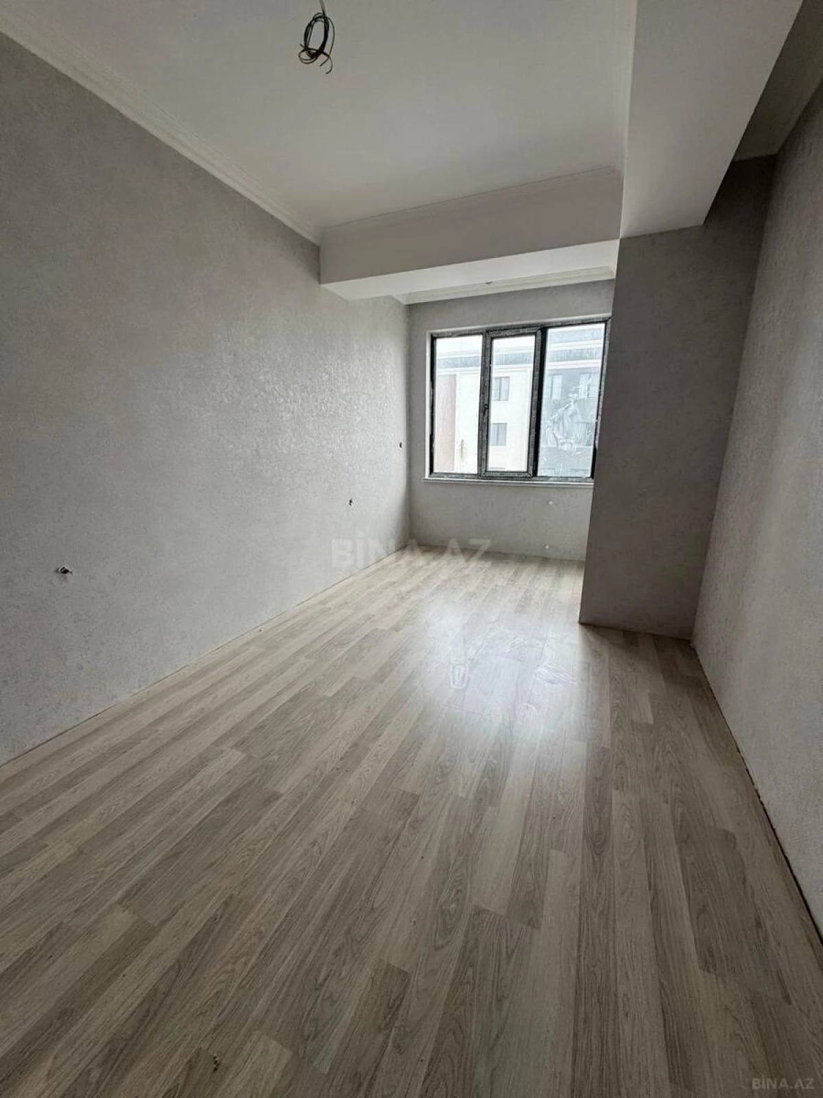 Satılır 3 otaqlı mənzil 93 m²