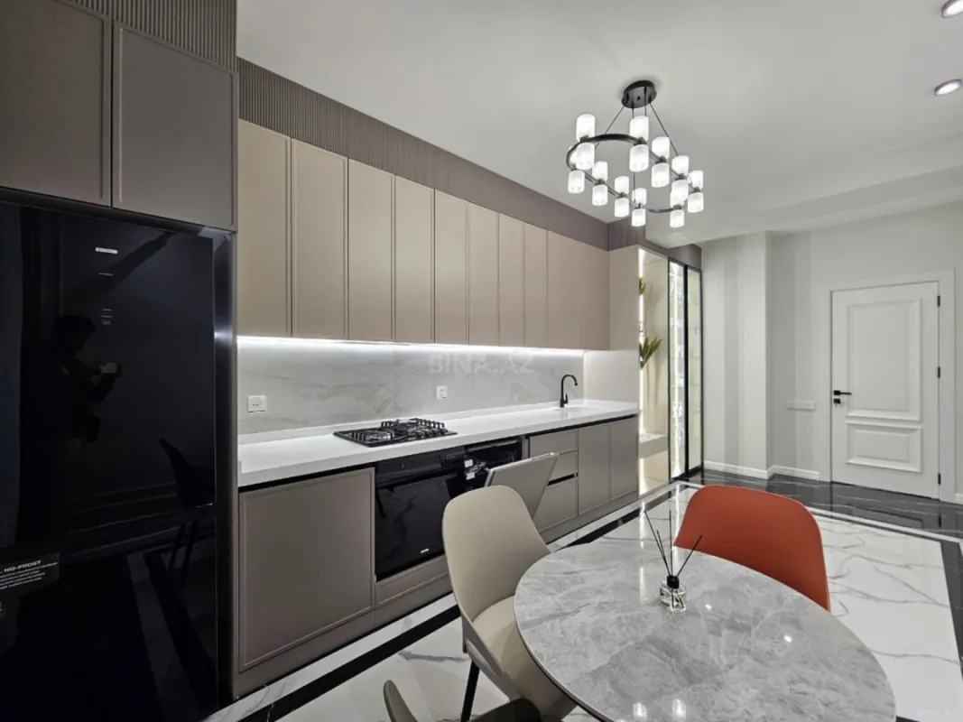 Satılır 3 otaqlı mənzil 117 m²