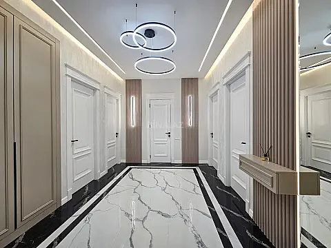 Satılır 3 otaqlı mənzil 117 m²
