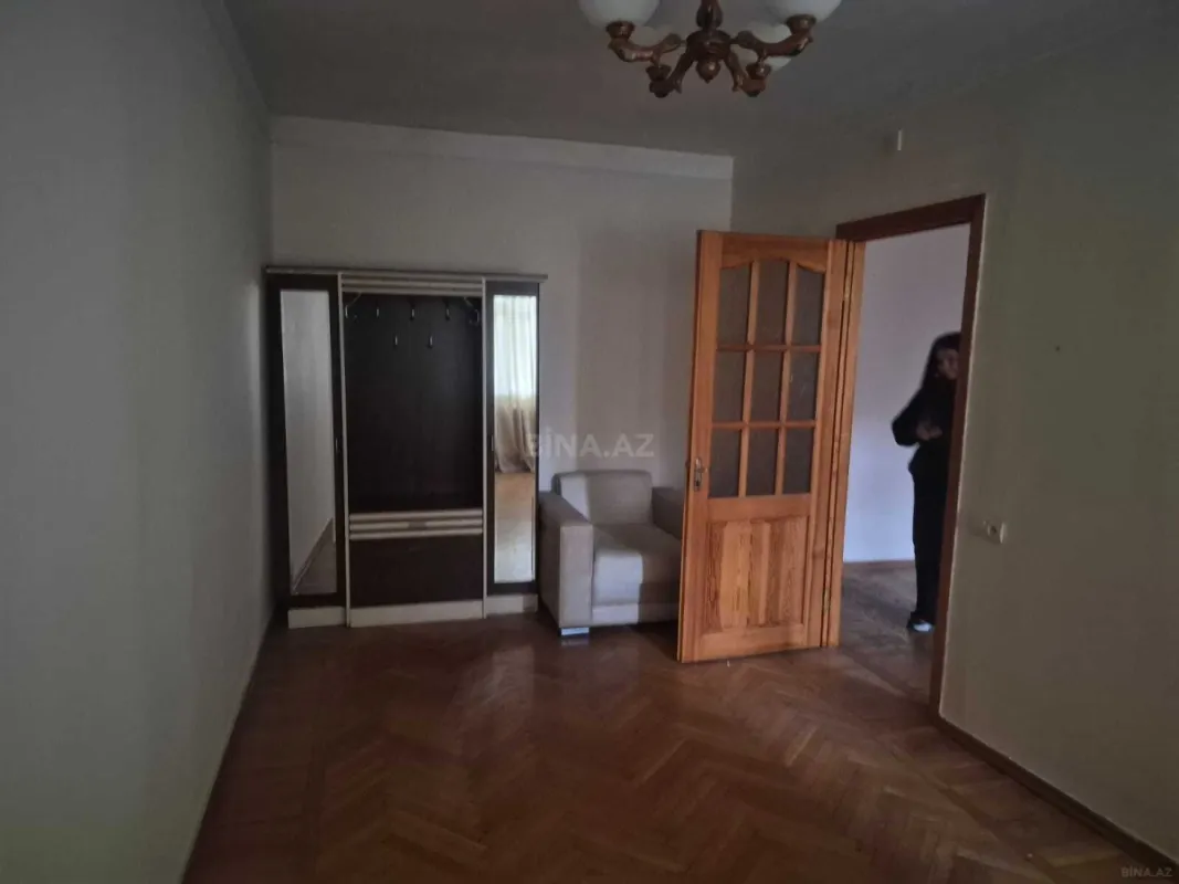 Kirayə verilir 4 otaqlı mənzil 90 m²