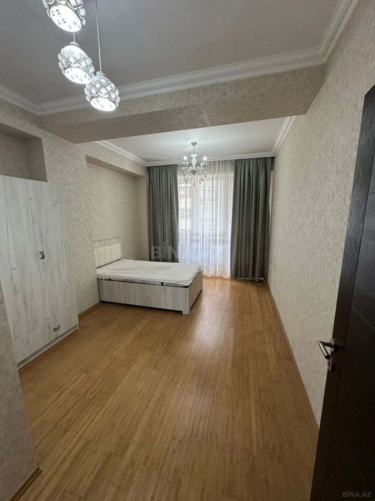Satılır 2 otaqlı mənzil 80 m²