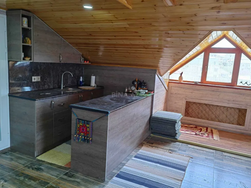 Satılır 6 otaqlı həyət evi 600 m²