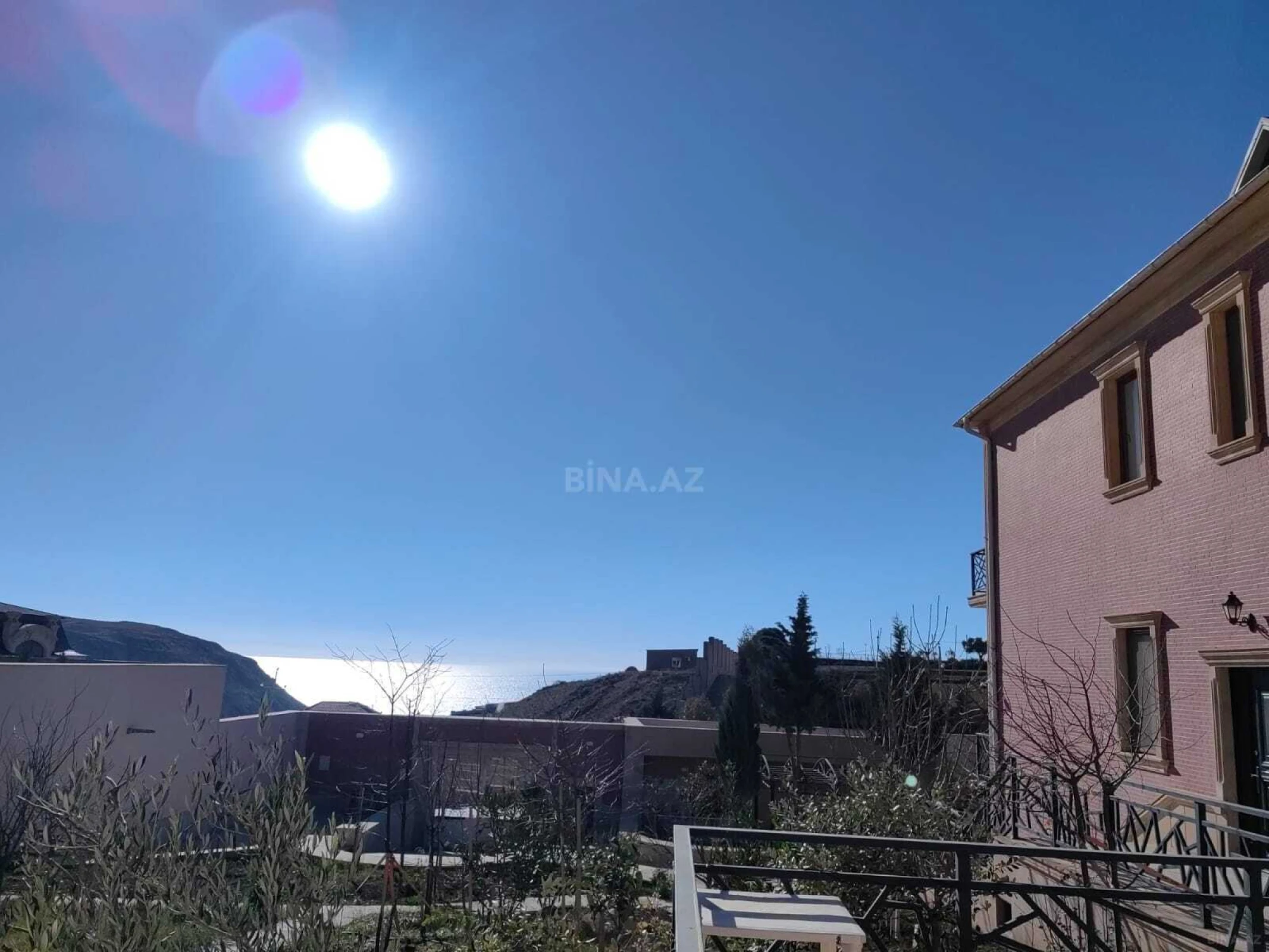 Satılır 6 otaqlı həyət evi 600 m²