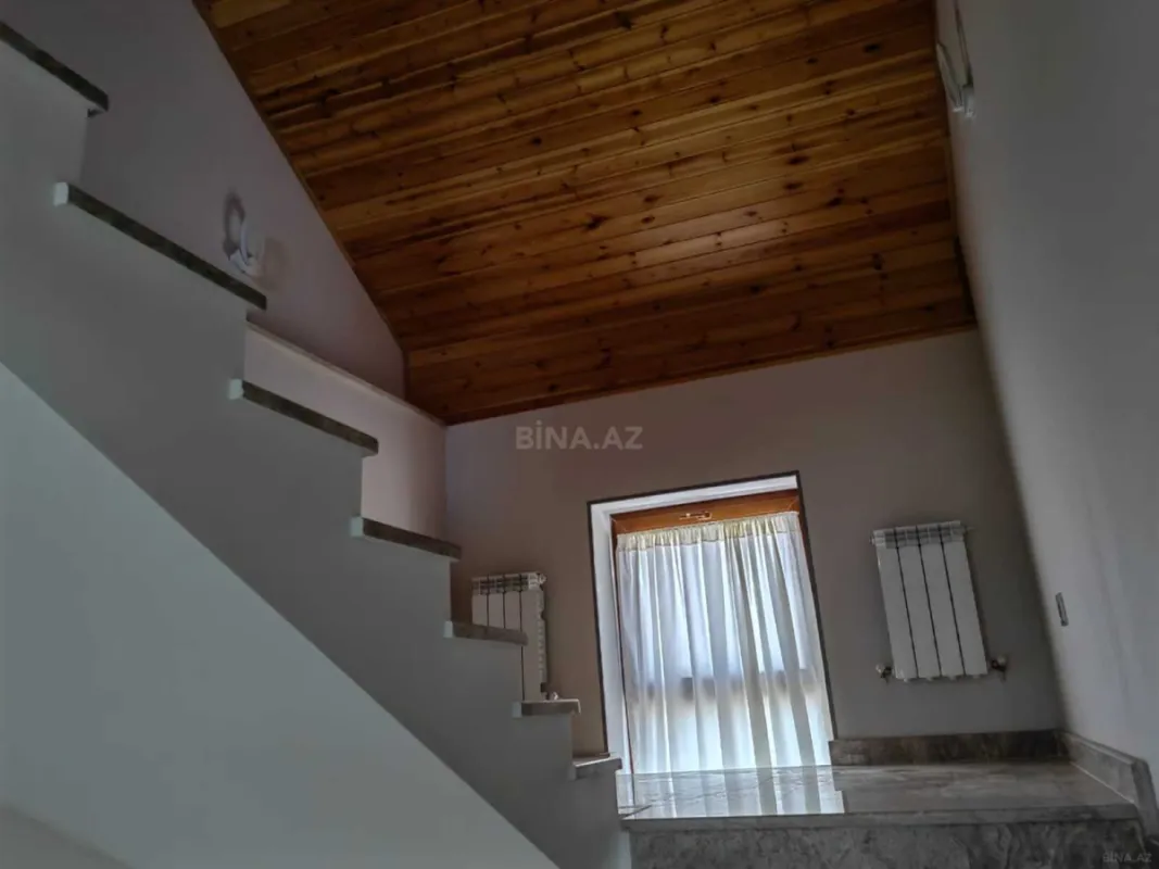 Satılır 6 otaqlı həyət evi 600 m²