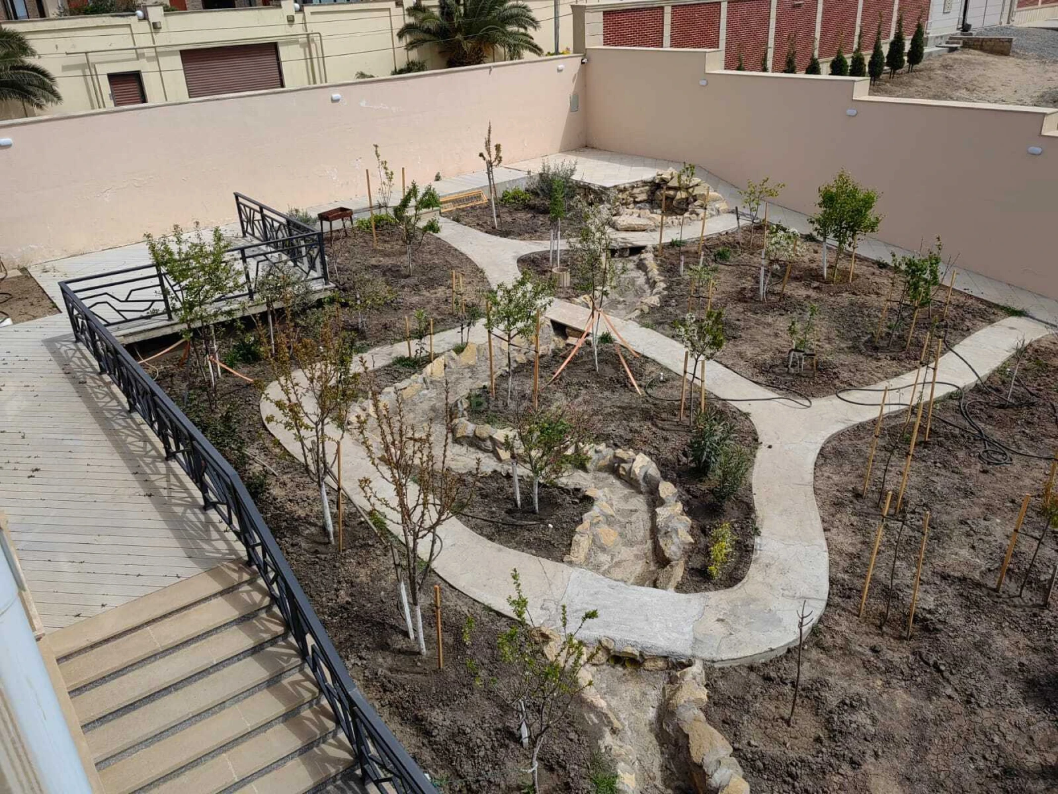 Satılır 6 otaqlı həyət evi 600 m²