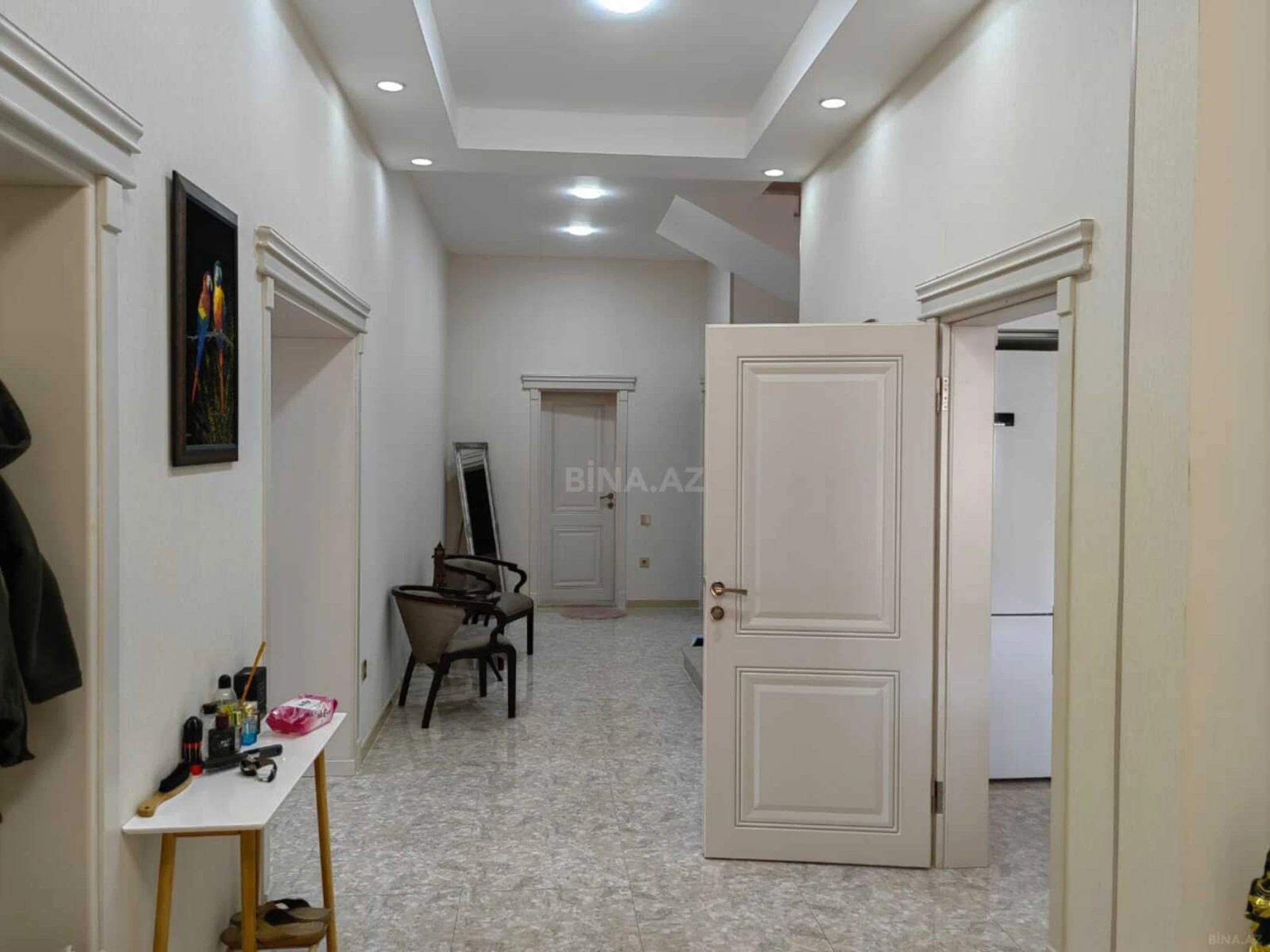 Satılır 6 otaqlı həyət evi 600 m²