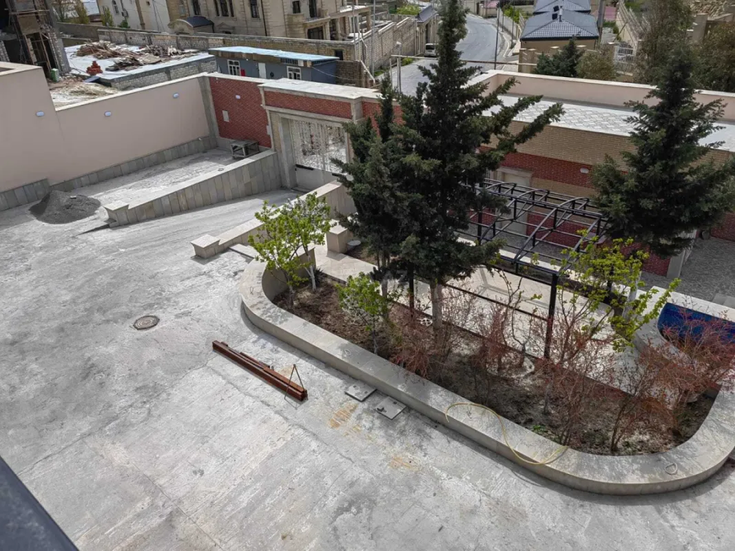 Satılır 6 otaqlı həyət evi 600 m²