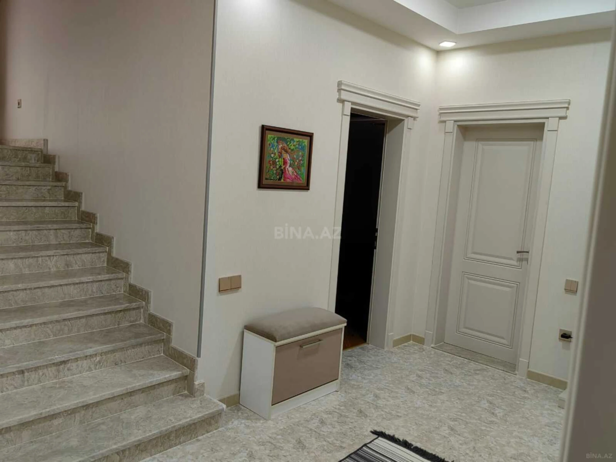 Satılır 6 otaqlı həyət evi 600 m²