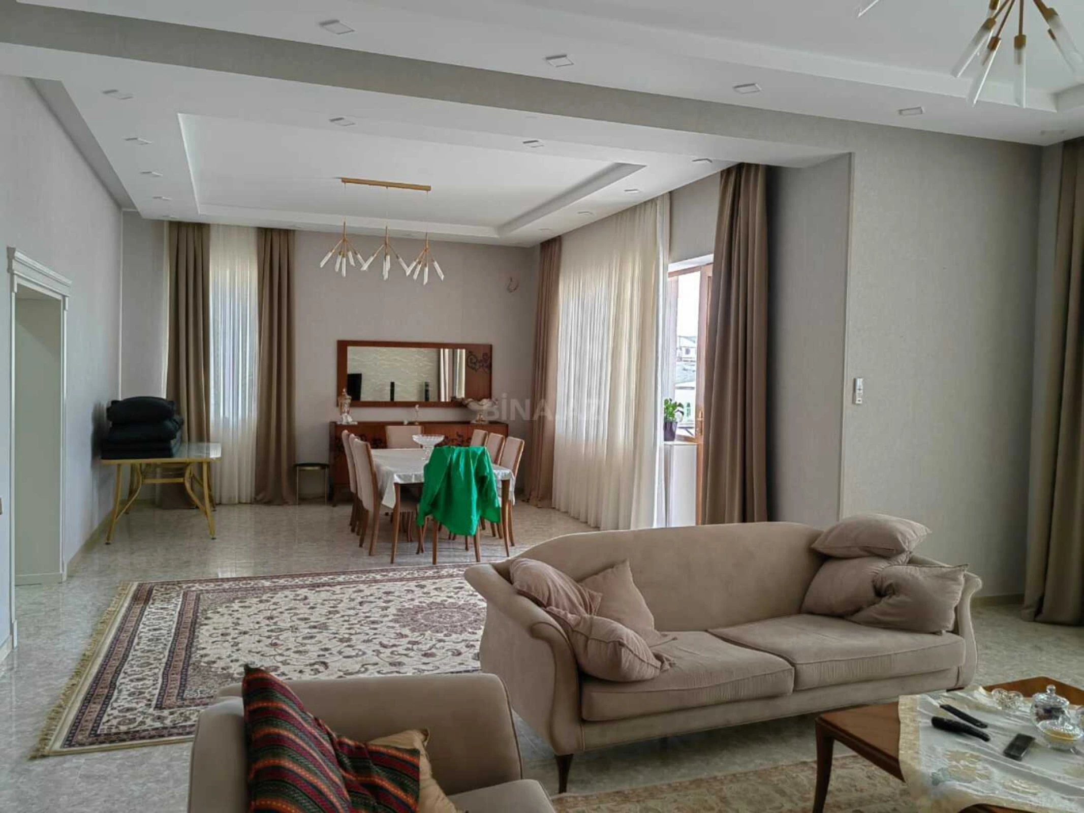 Satılır 6 otaqlı həyət evi 600 m²