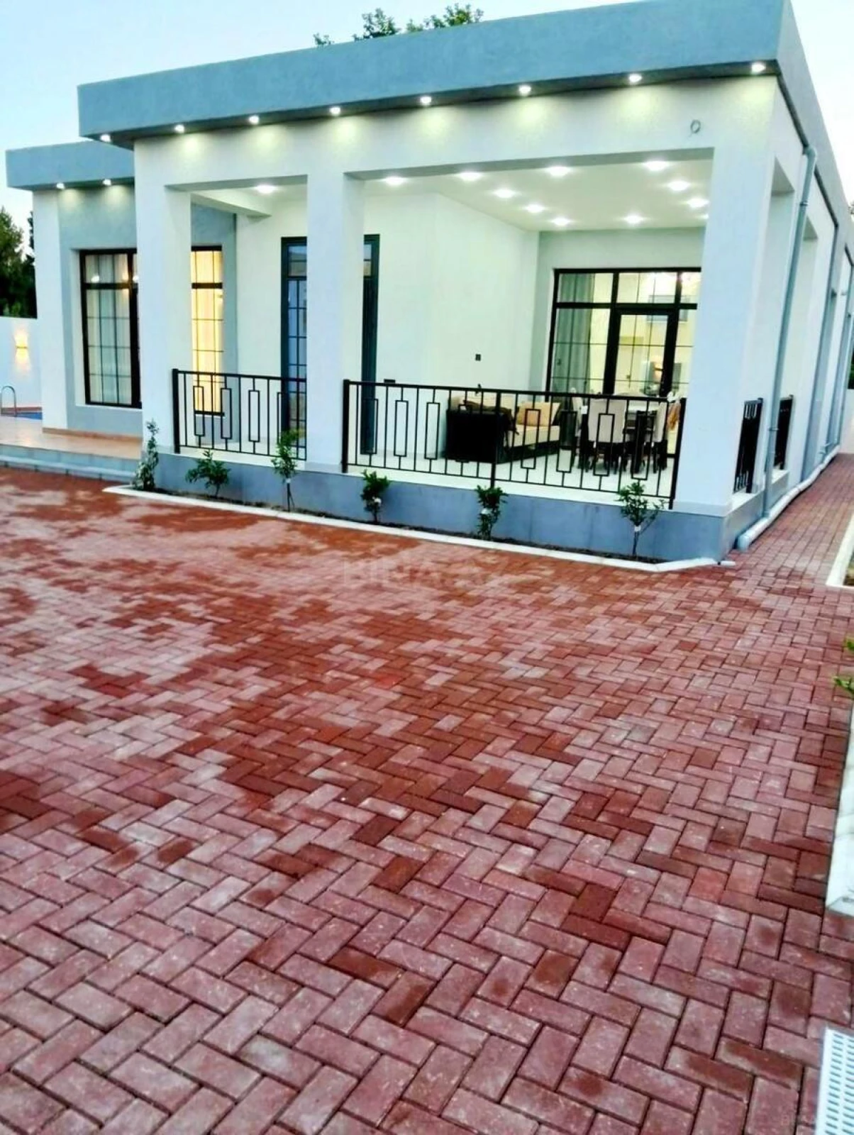 Satılır 4 otaqlı həyət evi 205 m²