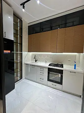 Satılır 2 otaqlı mənzil 61 m²