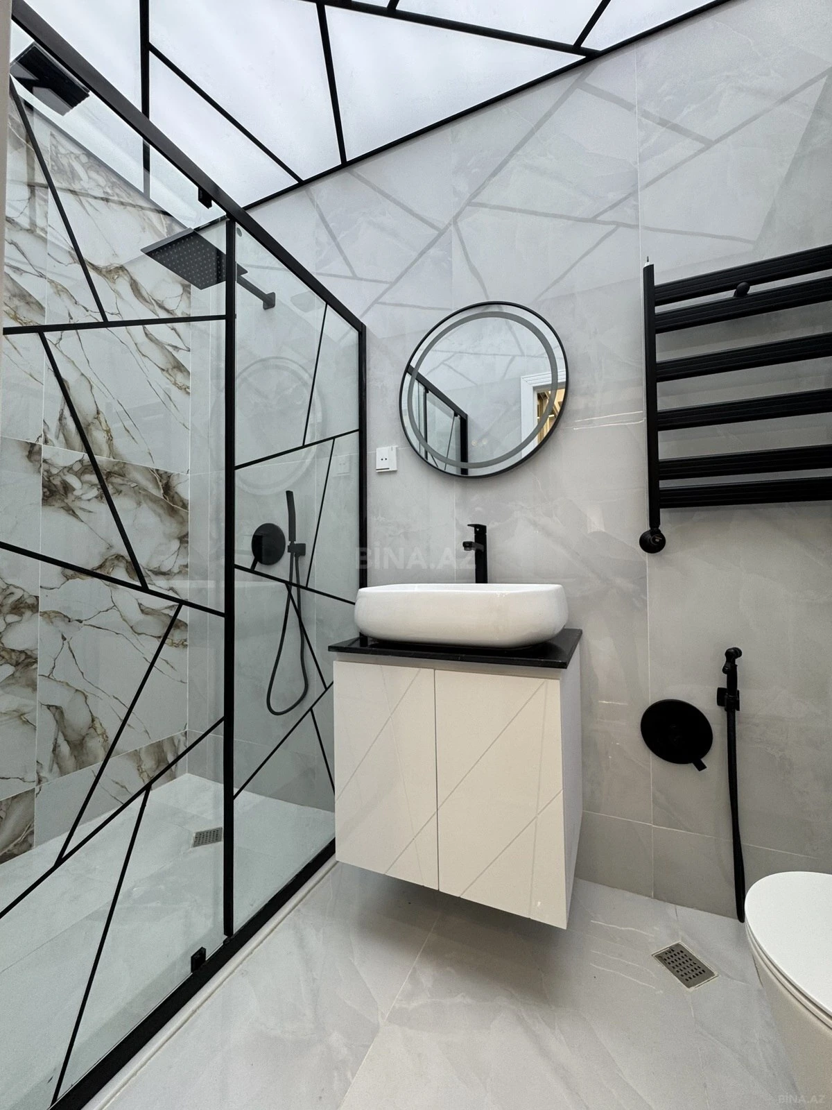 Satılır 2 otaqlı mənzil 68 m²