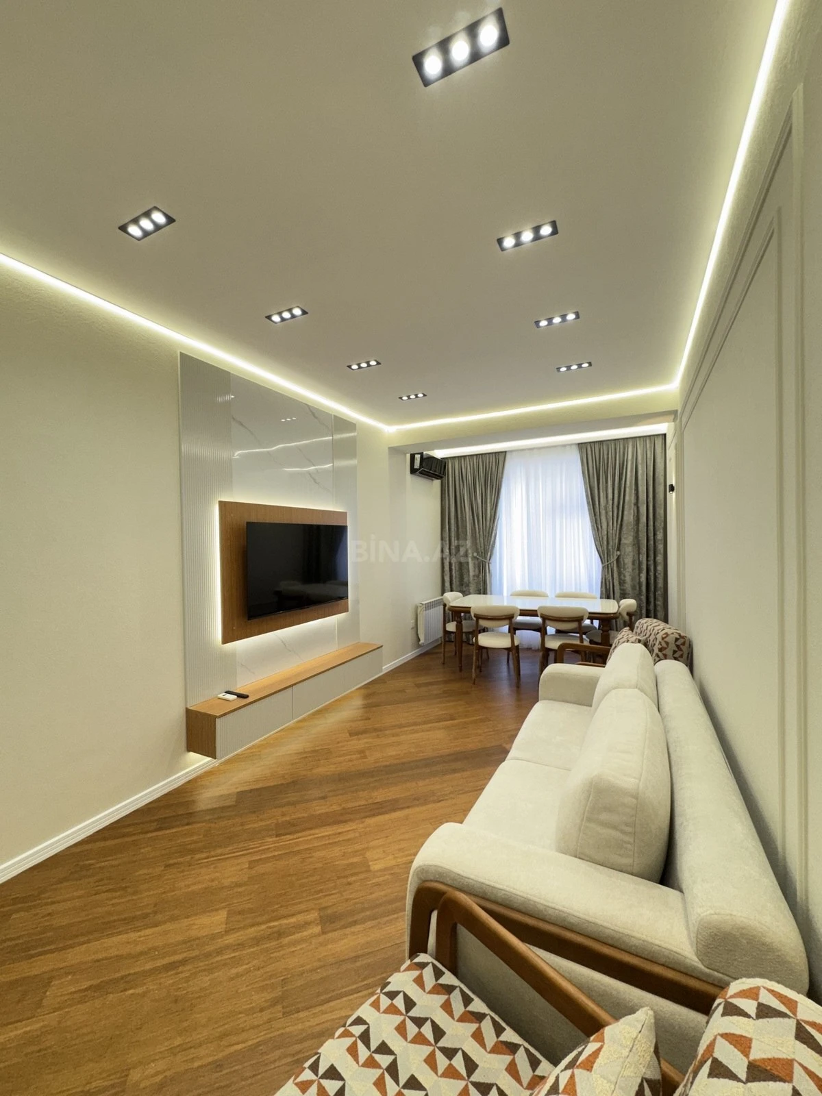Satılır 2 otaqlı mənzil 68 m²