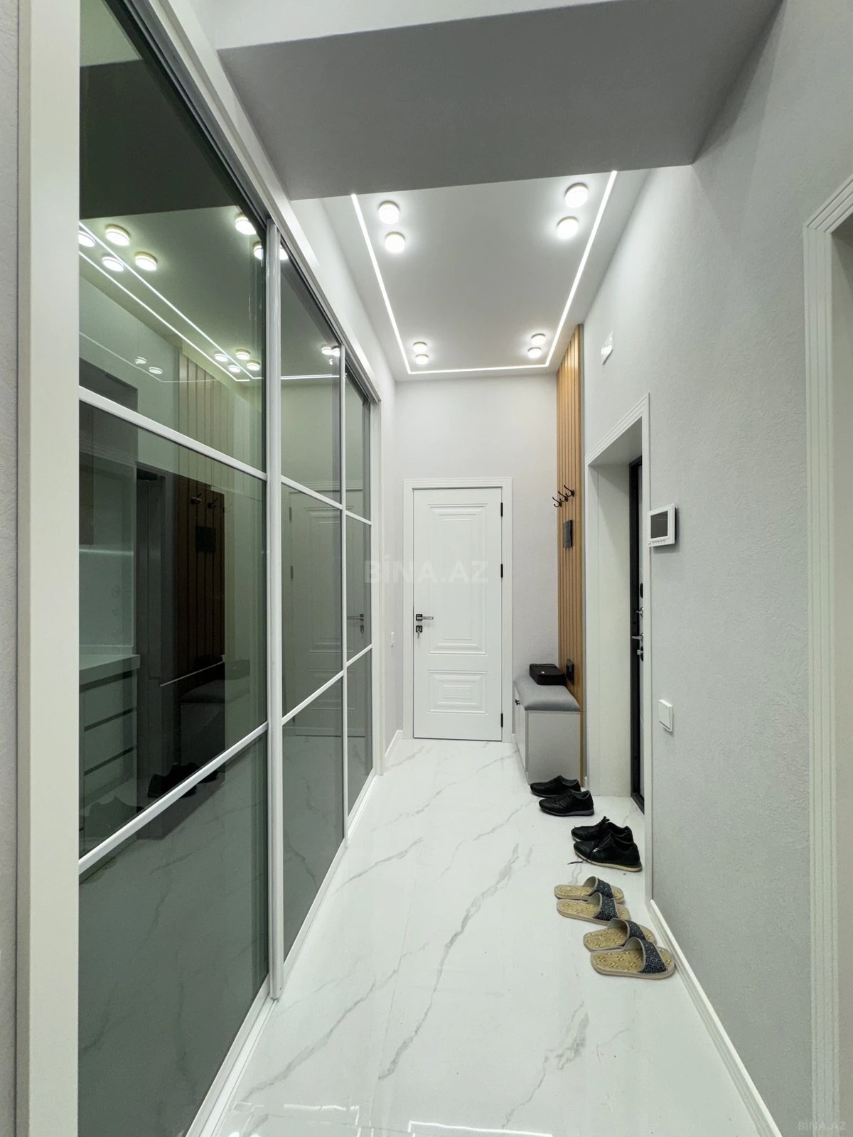 Satılır 2 otaqlı mənzil 68 m²