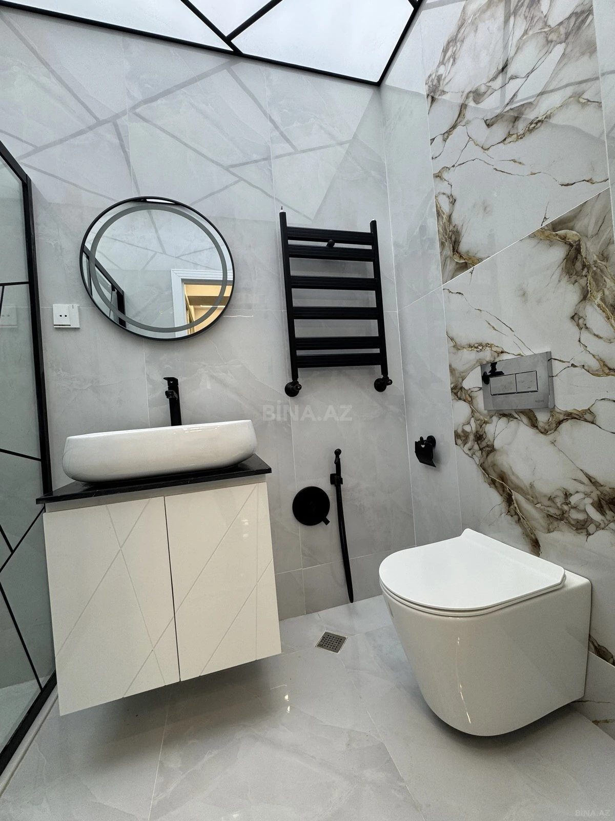 Satılır 2 otaqlı mənzil 68 m²