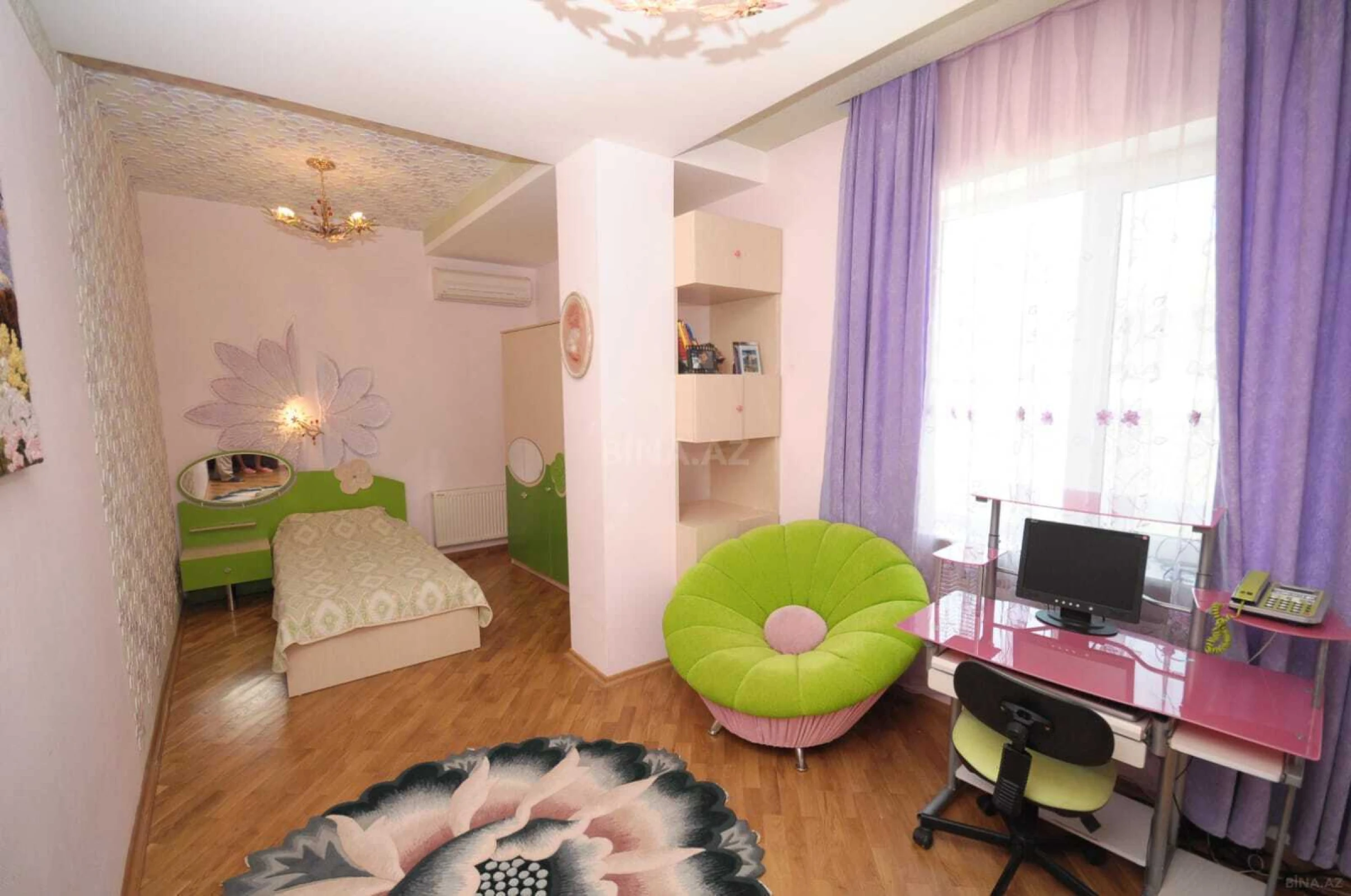 Satılır 9 otaqlı həyət evi 700 m²