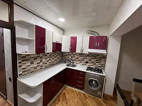 Satılır 2 otaqlı mənzil 65 m²