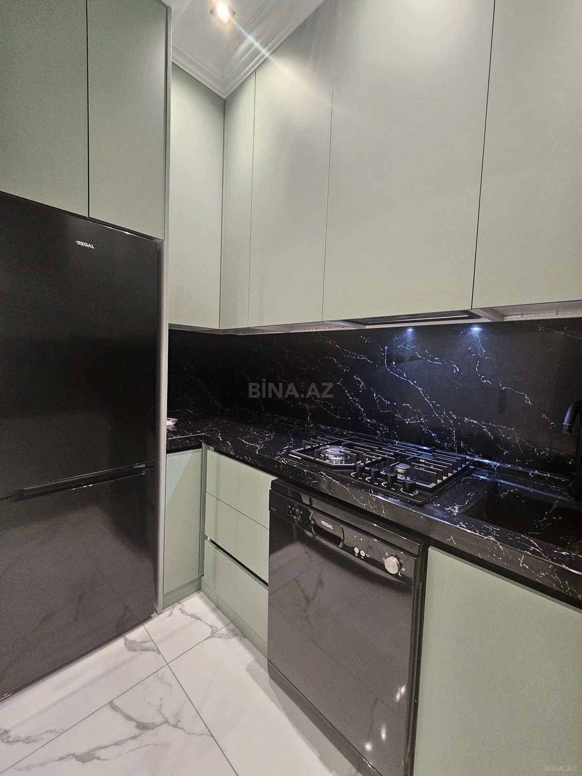 Kirayə verilir 2 otaqlı mənzil 75 m²