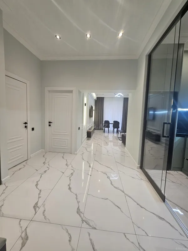 Kirayə verilir 2 otaqlı mənzil 75 m²