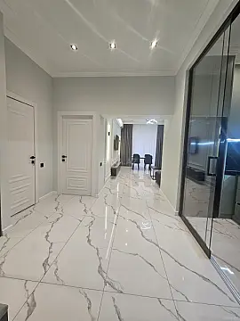 Kirayə verilir 2 otaqlı mənzil 75 m²