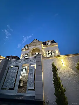 Satılır 6 otaqlı həyət evi 450 m²