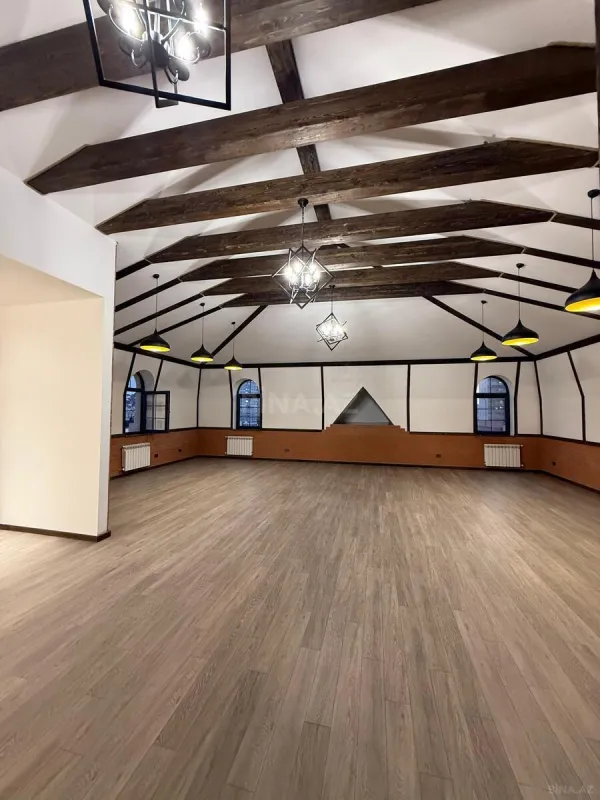 Satılır 6 otaqlı həyət evi 450 m²