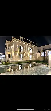 Satılır 6 otaqlı həyət evi 450 m²
