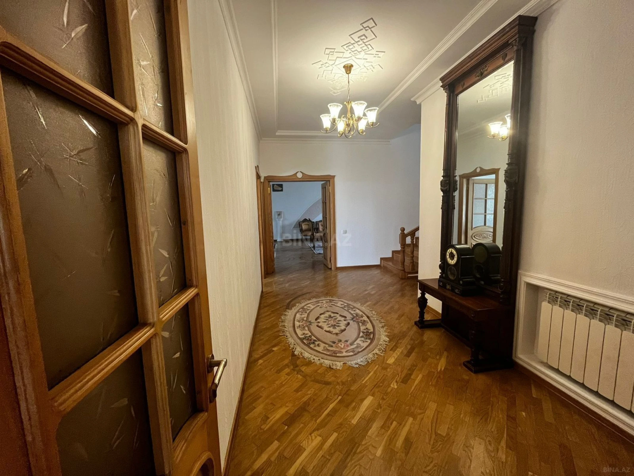 Satılır 9 otaqlı həyət evi 450 m²