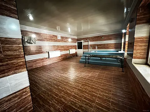 Satılır 9 otaqlı həyət evi 450 m²