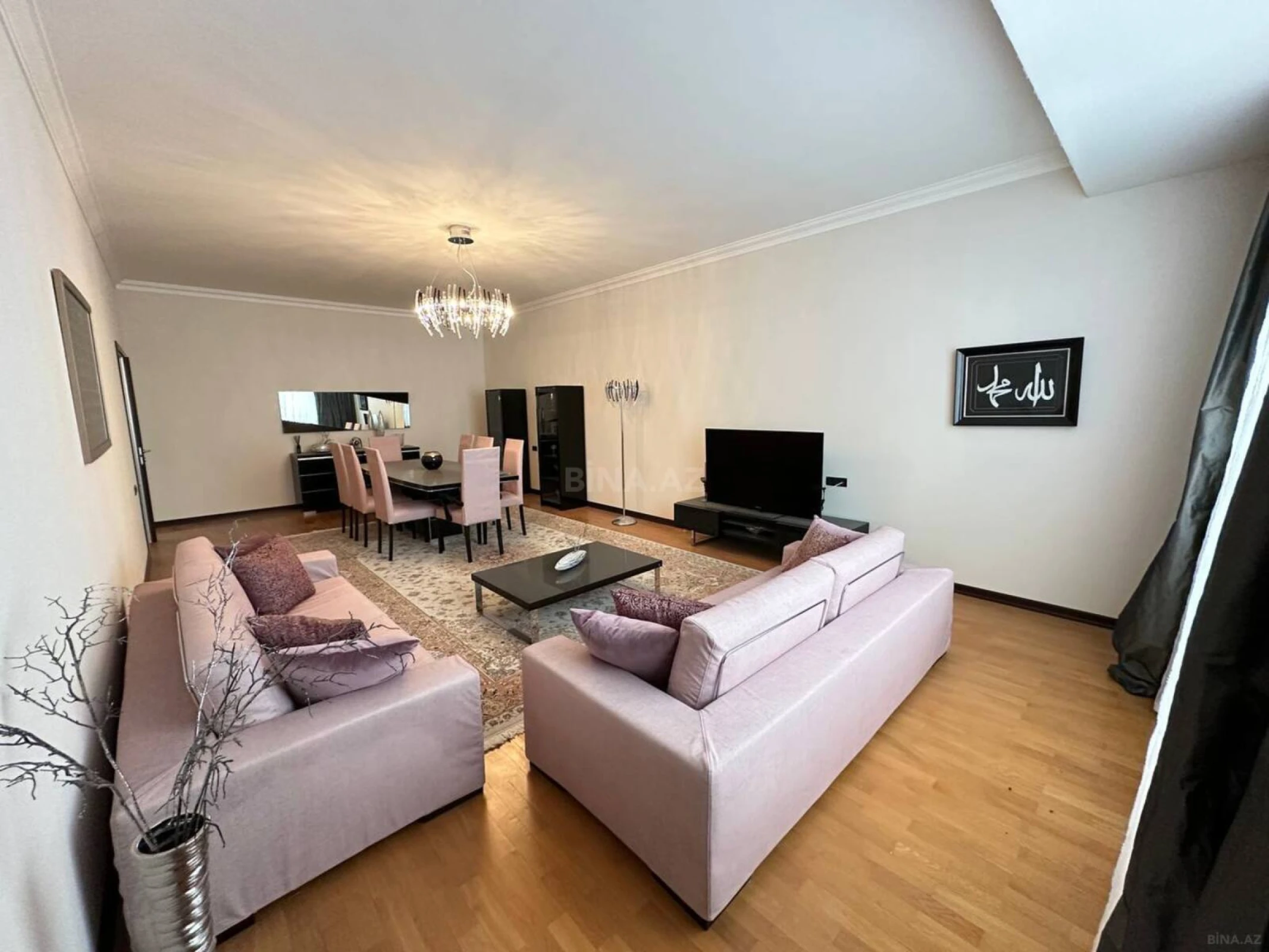 Satılır 4 otaqlı mənzil 235 m²