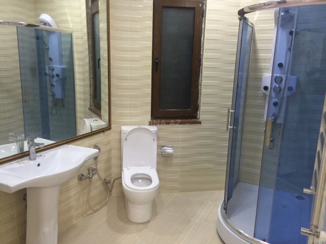 Satılır 5 otaqlı həyət evi 800 m²