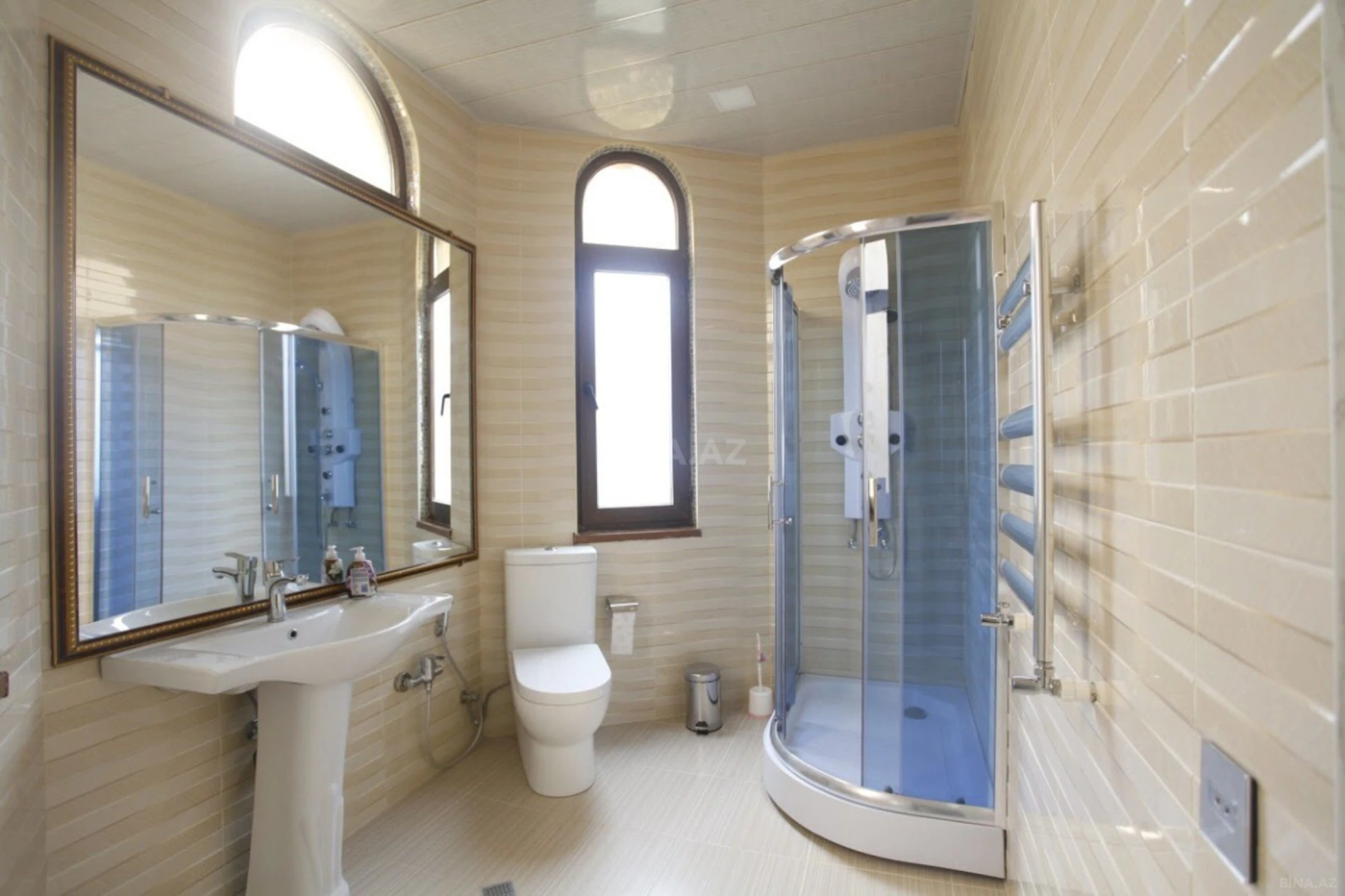 Satılır 5 otaqlı həyət evi 800 m²