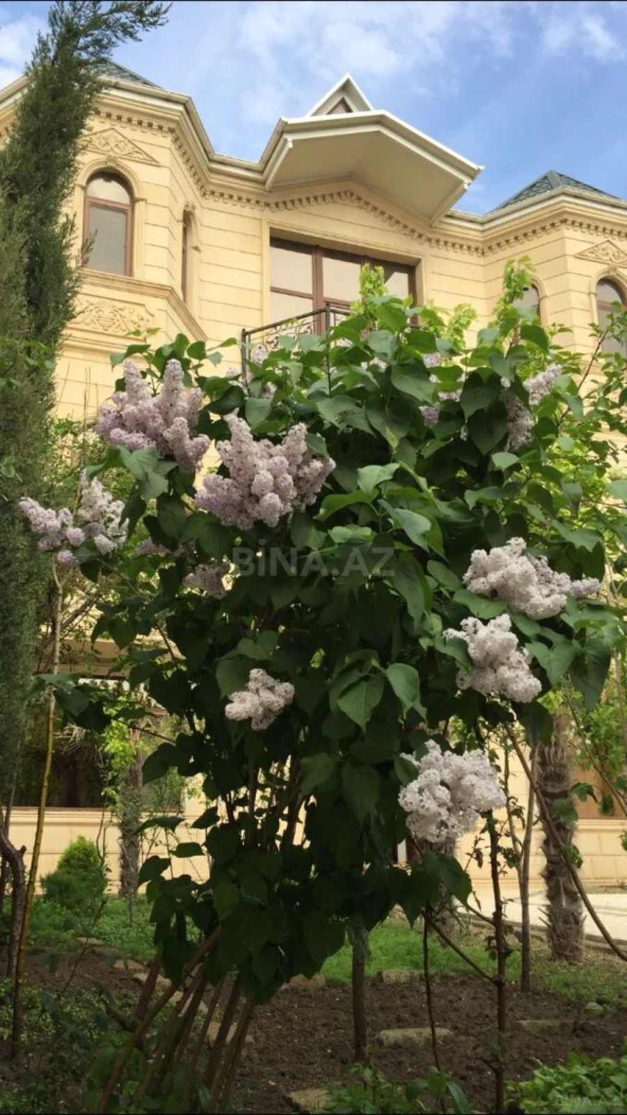 Satılır 5 otaqlı həyət evi 800 m²